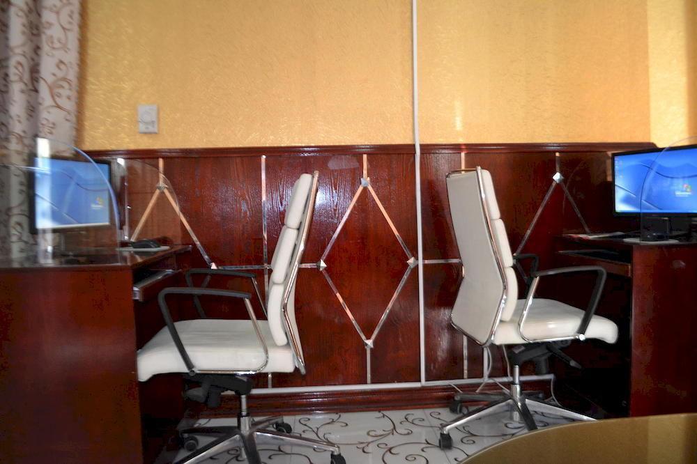 Sama Hotel Szardża Zewnętrze zdjęcie